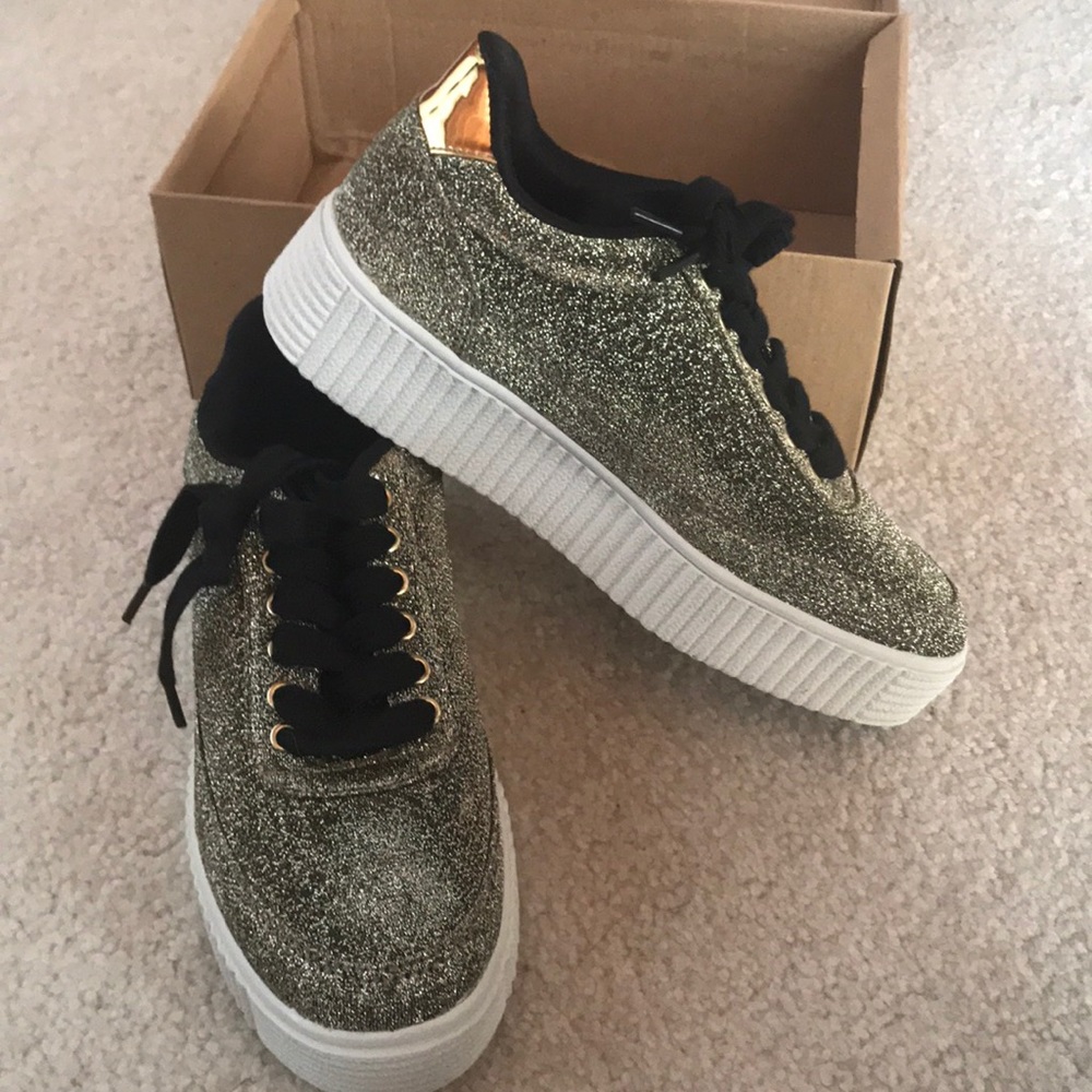 Gold sparkly sneakers size 7